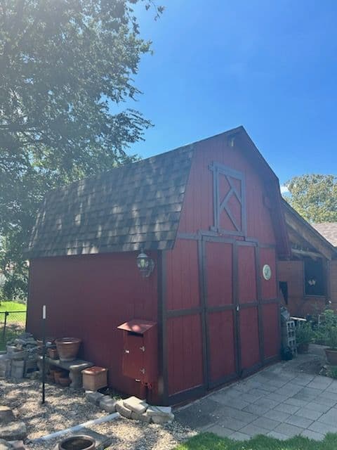 Gallery photos for Stunning Roofing and Barn Transformation in Texas: Image #1