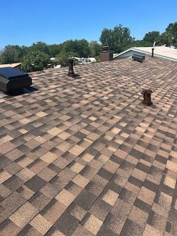 Gallery photos for Stunning Roofing and Barn Transformation in Texas: Image #2