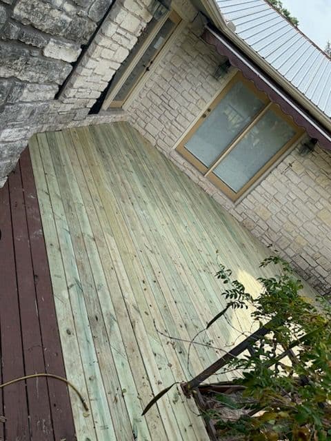 Gallery photos for Stunning Deck Transformation Lake Travis TX: Image #3